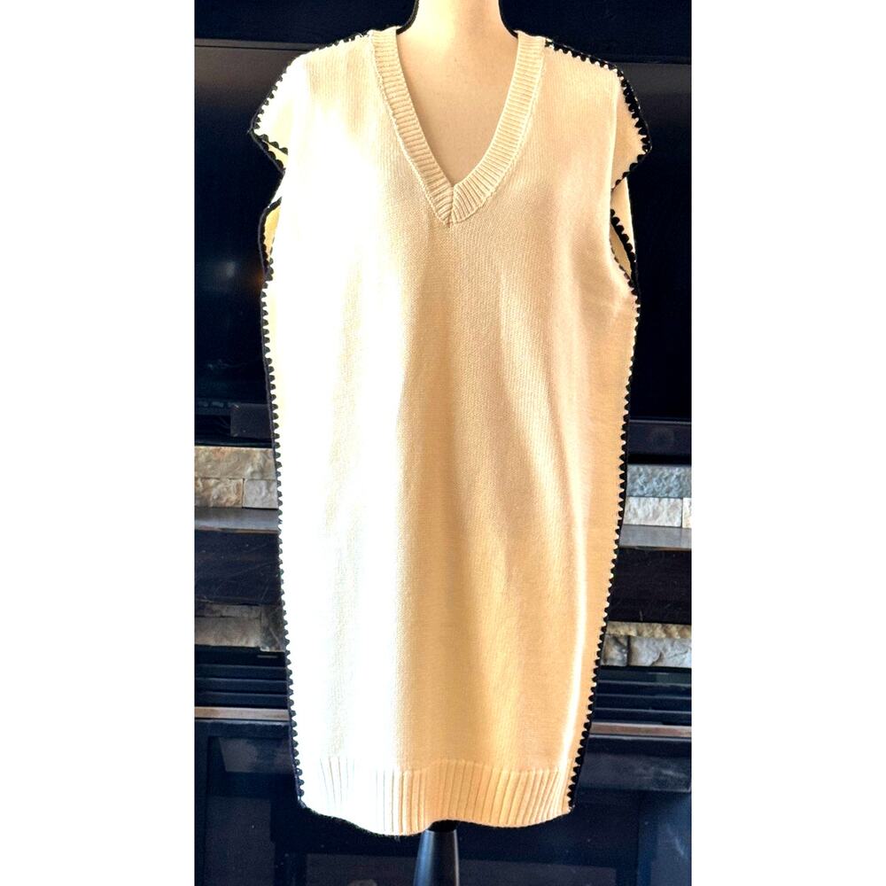 Vici Women's Cream with Black Accents Sweater Dress Cap Sleeves Knee Length Sz M